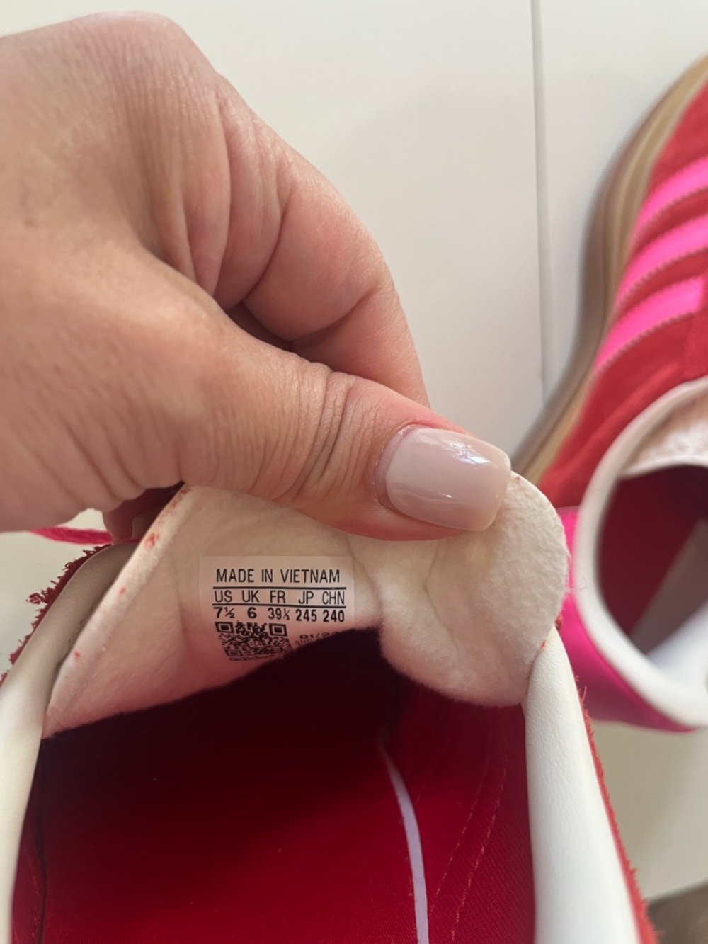 adidas Women’s Gazelle Sneakers in Red and Hot Pink - Picture 4 of 8